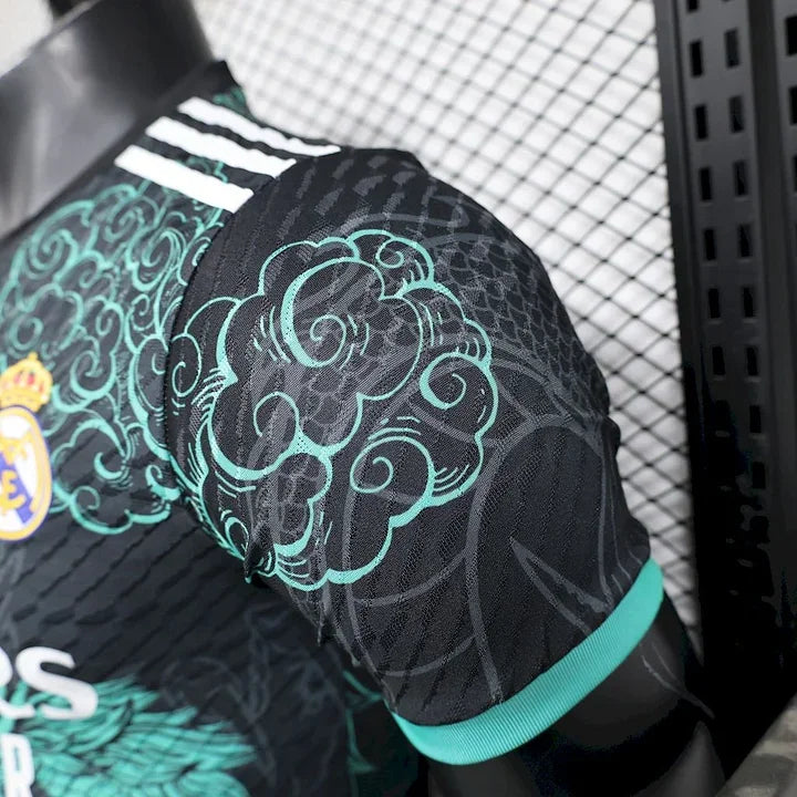 Maillot Real Madrid foot concept 2025 2026